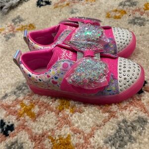 Skechers Girl's Twinkle Toes-Shuffle Brights Sneaker-light up shoes/little girl